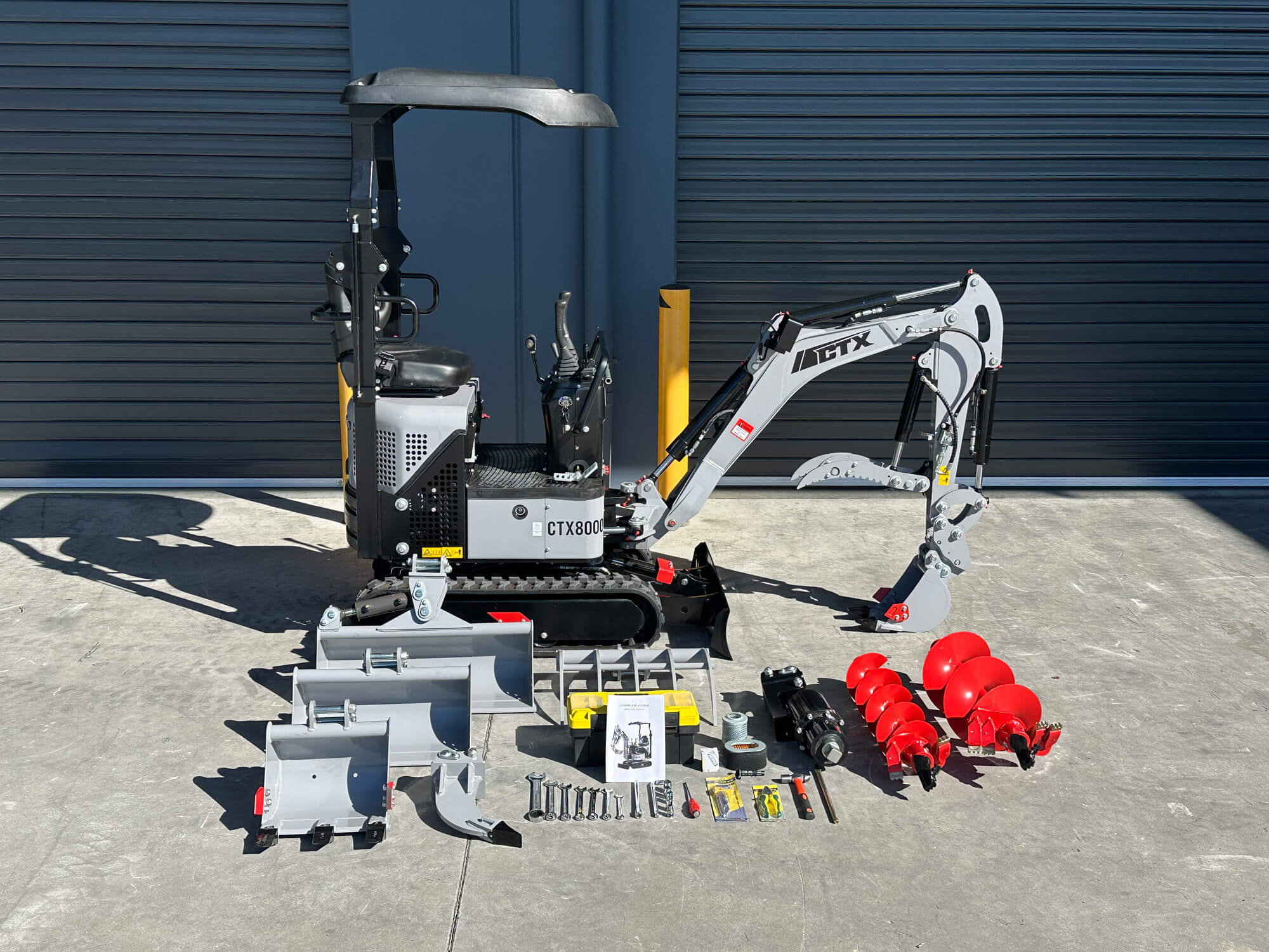 HAIHONG CTX8000 1.1T KOOP DIESEL - MINI EXCAVATOR Includes 200mm Bucket, Hydraulic Thumb Grab & Spring Quick Hitch