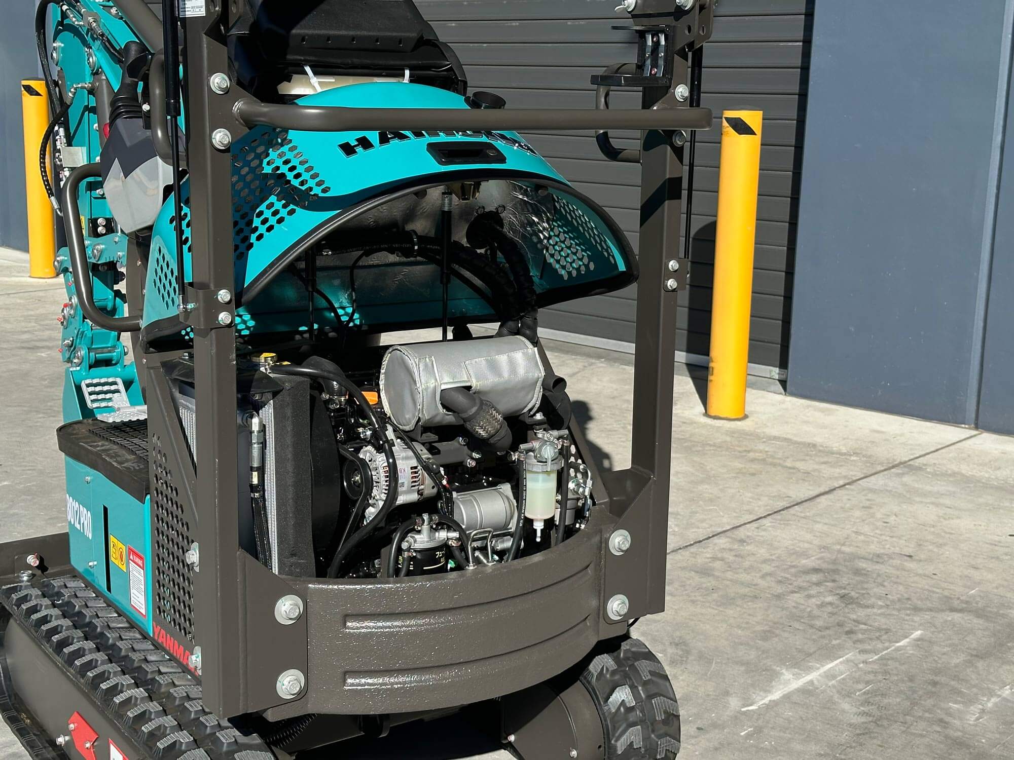 HAIHONG CTX8012 PRO 1.3T YANMAR DIESEL - MINI EXCAVATOR Includes 200mm Bucket, Hydraulic Thumb Grab & Spring Quick Hitch