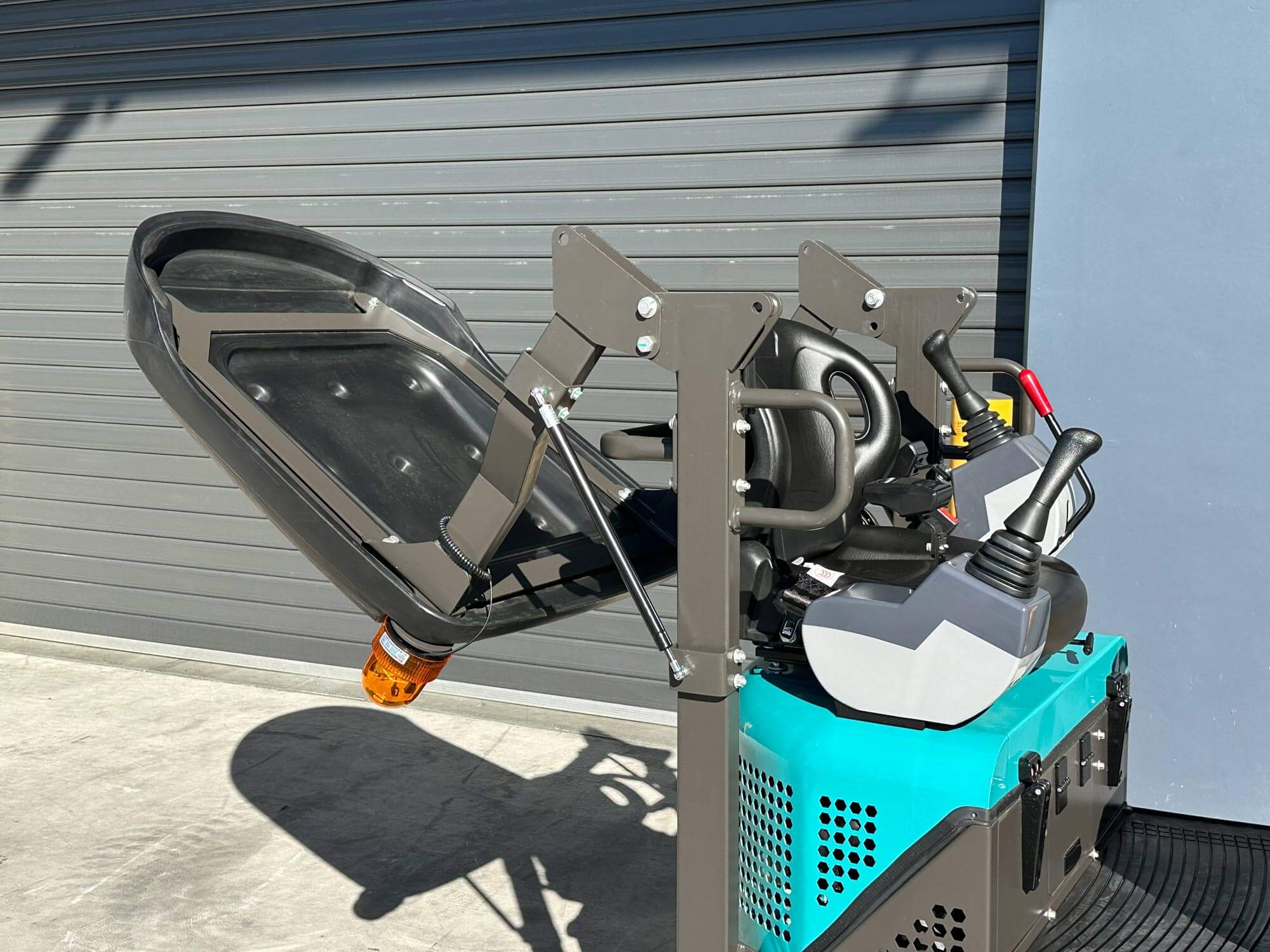 HAIHONG CTX8012 PRO 1.3T YANMAR DIESEL - MINI EXCAVATOR Includes 200mm Bucket, Hydraulic Thumb Grab & Spring Quick Hitch