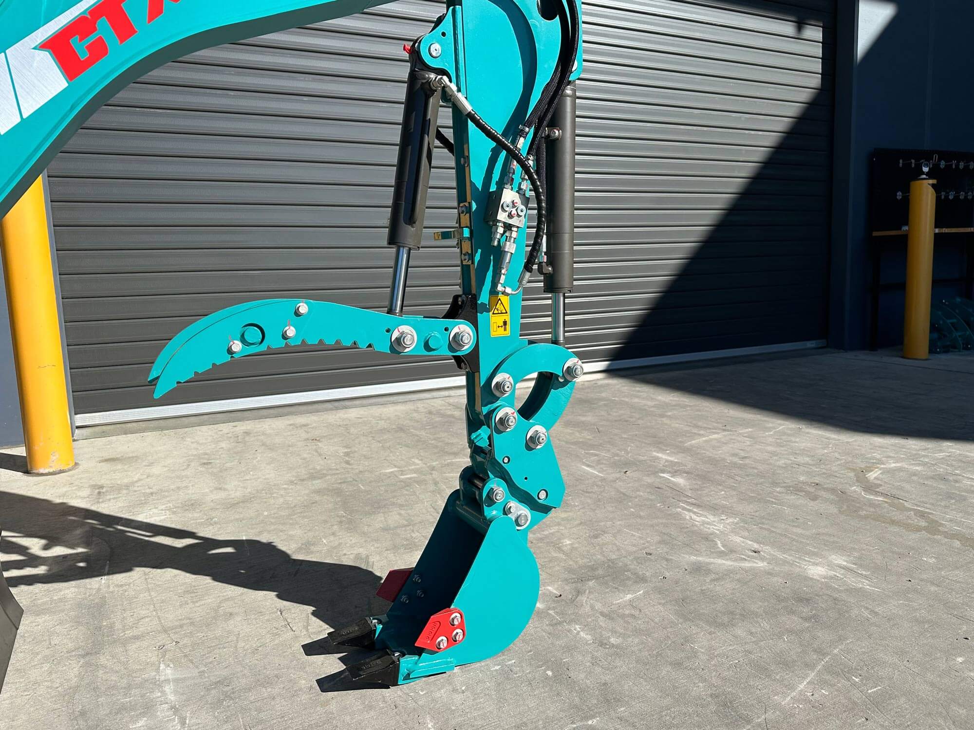 HAIHONG CTX8012 PRO 1.3T YANMAR DIESEL - MINI EXCAVATOR Includes 200mm Bucket, Hydraulic Thumb Grab & Spring Quick Hitch