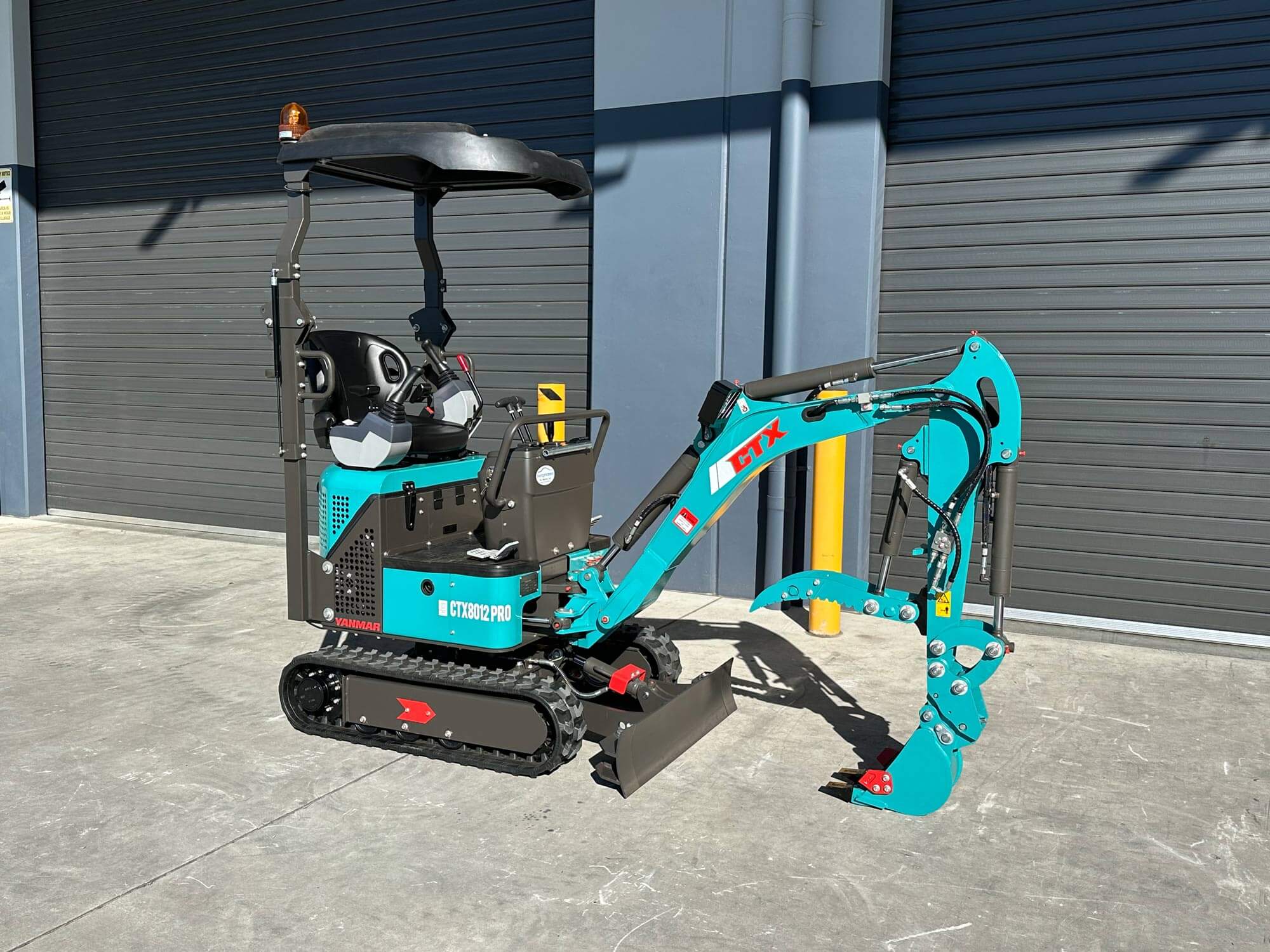 HAIHONG CTX8012 PRO 1.3T YANMAR DIESEL - MINI EXCAVATOR Includes 200mm Bucket, Hydraulic Thumb Grab & Spring Quick Hitch