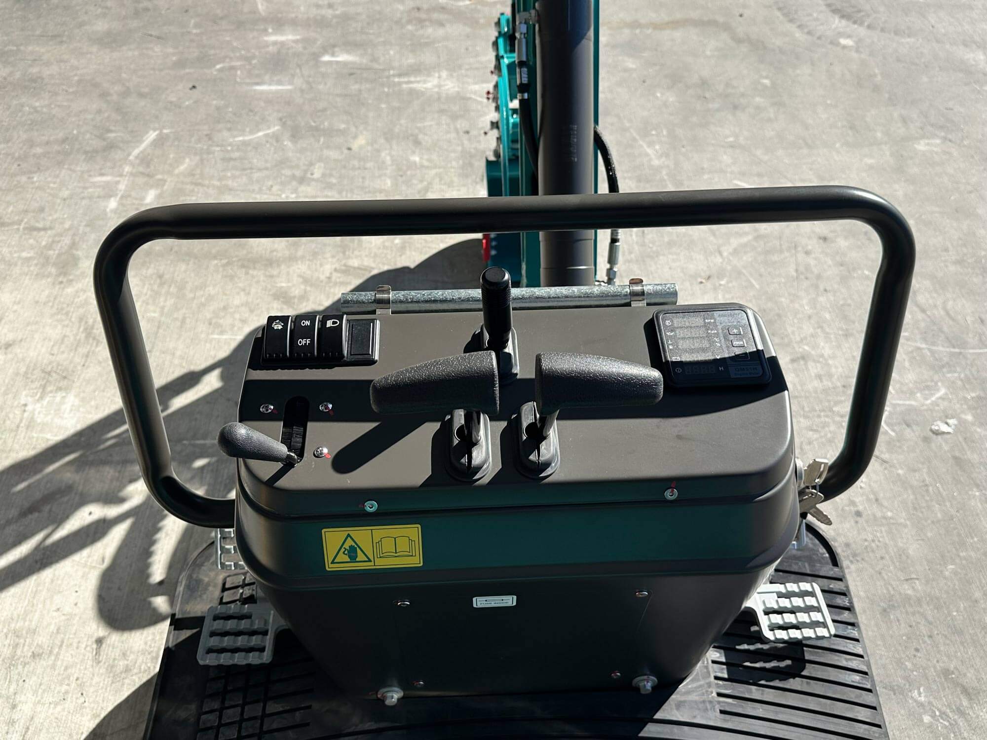 HAIHONG CTX8012 PRO 1.3T YANMAR DIESEL - MINI EXCAVATOR Includes 200mm Bucket, Hydraulic Thumb Grab & Spring Quick Hitch